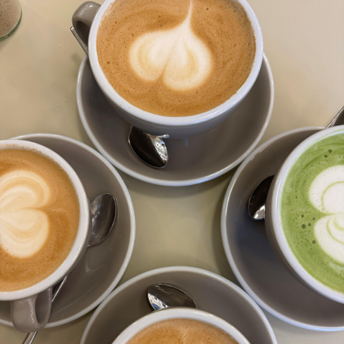 Pourquoi remplacer le café par le matcha au quotidien ?